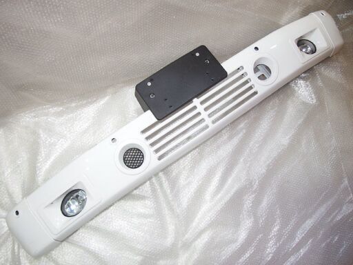 W463メルセデスベンツGクラス純正？フロントバンパー（フォグランプ付き）白ホワイト　ゲレンデバーゲン