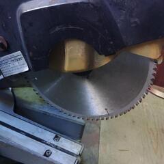 HITACHI　スライド丸のこ　日曜大工！DIYに！！　定型文には返信しません HITACHI スライド丸のこ 日曜大工！DIYに！！ 定型文には返信
