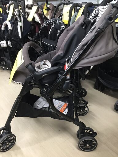 ジモティ来店特価!!! ベビーカー コンビ スゴカル 4キャス COMPACT J 