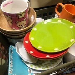 お皿、カップ、茶碗