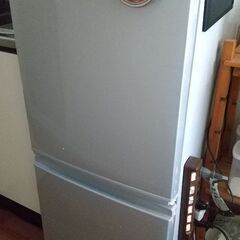 冷蔵庫　シャープ　一人暮らしサイズ　SJ-D14D