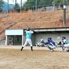 女子選手活躍中。男女混合野球チーム❗ - スポーツ