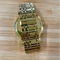 バーバリー　ニューヘリテージ　クロノグラフ　メンズクォーツ　ゴールド