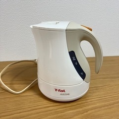 電子ケトル　Tefal 白