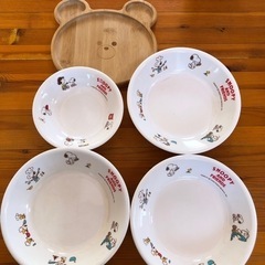 スヌーピー プラスチックのお皿  ☆熊の木皿