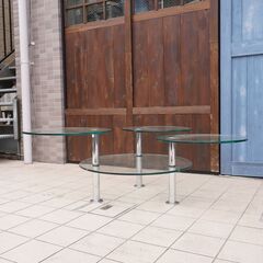 IDC大塚家具 取扱いのドイツのメーカーRonald Schmitt(ロナルドシュミット)Gironda(ジロンダ)リビングテーブル。可動式のスタイリッシュなガラスコーヒーテーブルは洗練された空間に♪DB301