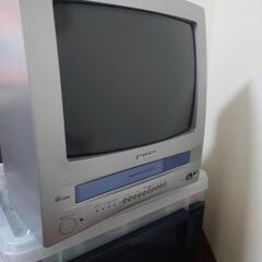 VHSビデオつきテレビです