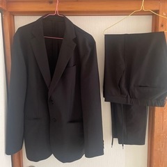 【GU】メンズスーツ黒（春夏用）