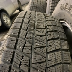 中古ブリヂストンスタッドレスタイヤ215/80R15