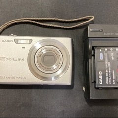 CASIO EXILIM EX-Z250 910万画素デジカメ