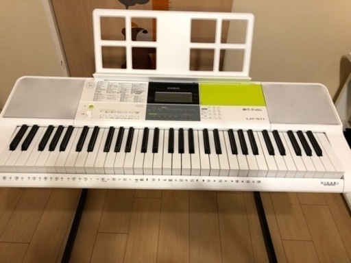 CASIO電子ピアノＬＫ５１１　スタンド付