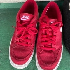 中古NIKEスニーカー