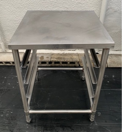 業務用 作業台 調理台 600×600×825(mm) 収納 コンロ台 厨房機材 飲食店 キッチン 厨房機器 店舗用品 洗い場 直接引き取り可能 大阪発