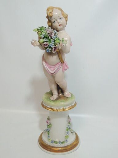 イタリア☆カポディモンテ ロココ調 陶器人形 フィギュリン 天使 花束を持つエンジェル 銘あり B. merli 王冠にN