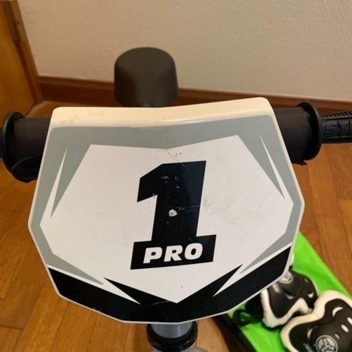 ストライダープロ セット 肘当て膝当てスタンド、袋