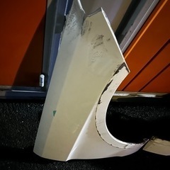 ベンツ　W166 ボンネット　フェンダー　歪み、傷あり