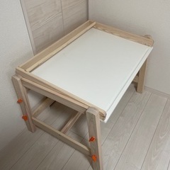 IKEA テーブル　子供用　お絵描き