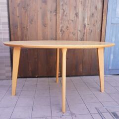 飛騨の家具メーカーKASHIWA(柏木工)のオーク無垢材を使用したNソフィー