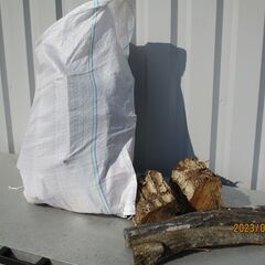 ②　広葉樹薪　端材（袋入り）