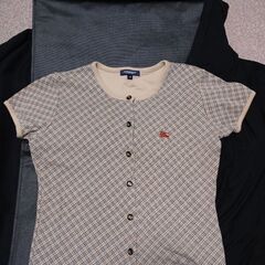 【値下げ】　　バーバリー　Tシャツ　Mサイズ
