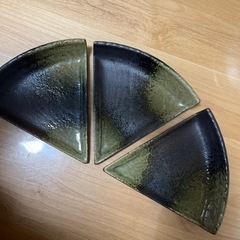 三角の皿3枚