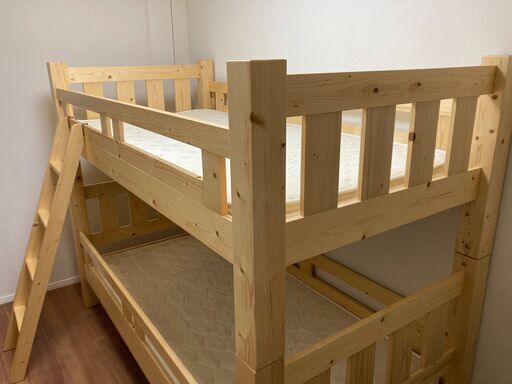 マットレス付き　二段ベッド  安心の省スペース無垢ツインベッド（板橋）