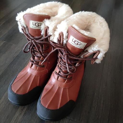 UGG　ミドル丈ブーツ