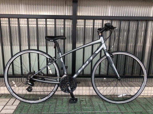 クロスバイクFELT(フェルト)「VERZA SPEED 50」前後タイヤ新品です✨