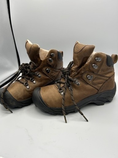 ☆ 当店仕入れ品　keen  PYRENEES (ピレニーズ)レディース　トレッキングブーツ