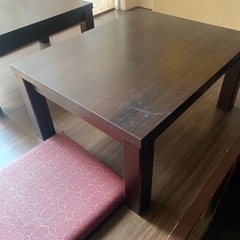 飲食店で使ってたテーブルです。