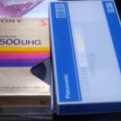 現状βベータービデオテープとVHSビデオテープ　(カビあり)