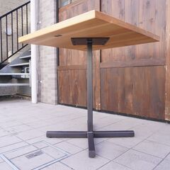 ACME FURNITURE(アクメファニチャー)のグランビューカフェテーブルです 