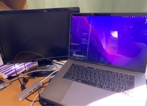 MacBook pro2018 15インチとサブディスプレイ