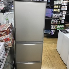 B-70【ご来店頂ける方限定】SHARPの3ドア冷凍冷蔵庫です