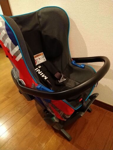 ミニクーパー　純正チャイルドシート