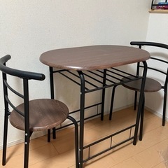 テーブルと椅子セット