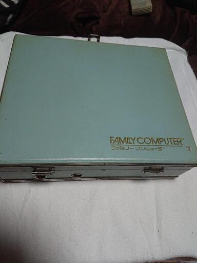 中古レア物 ファミコン本体ケース