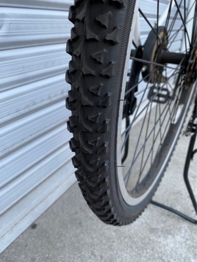 自転車 ☆前後タイヤ新古品☆ 26インチ 外装6段LEDオート軽快車