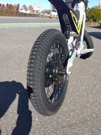 電動バイク ヨツバモトwoof