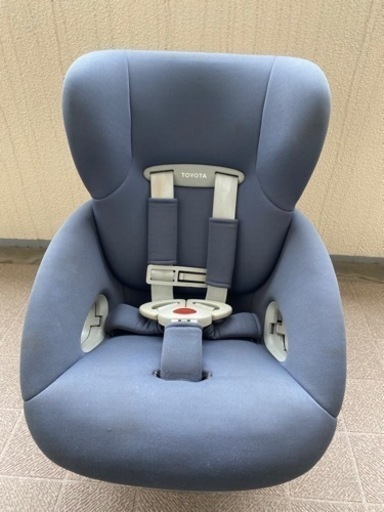 チャイルドシート　ベビーからジュニアまで