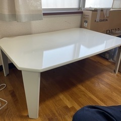 折りたたみテーブル(白:60cm×90cm×32cm)