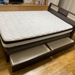 ダブルベッド（マットレス付き）