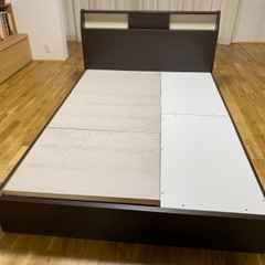 ダブルベッド（マットレス付き）