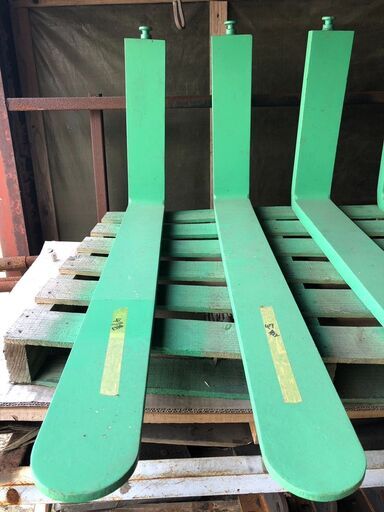 ★全国発送可能　フォｰクリフト用　爪 1070mm