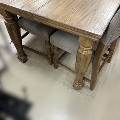 J2223 英国アンティーク調 ヴィンテージ家具 アンティーク調家具 デザイン ASHLEY Furniture アシュレイ ファニチャー D688-32 木製伸長式ダイニングテーブルセット 椅子4脚付 クリーニング済 新品参考価格20万円以上 
