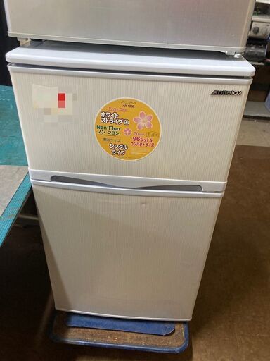☆中古￥9,800！【会員価格￥8,800】Abitelax　96㍑2ドア冷蔵庫　家電　2021年製　AR-100E型　幅47cmｘ奥行53cmｘ高さ51cm　【BB127】