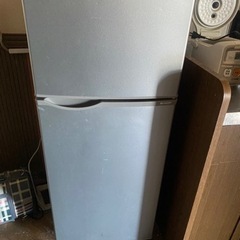 冷蔵庫　シルバー　2段