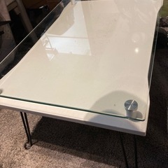 ホワイトガラスローテーブル（1人用に最適　75、50、36）