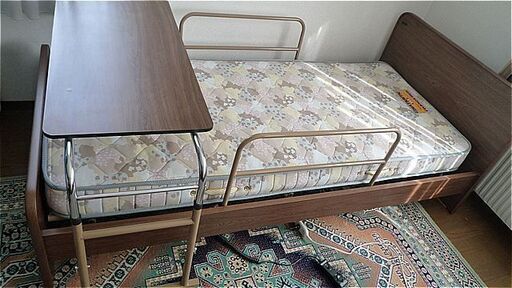 【お話中】フランスベッド　電動ベッド　介護用　専用マットレス　テーブル付き