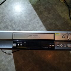 VHSビデオレコーダー　Hi-Fi　JVC　　